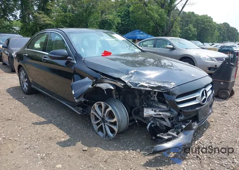 2018 Mercedes-Benz C 300 4Matic z USA, uszkodzony, nr VIN WDDWF4KBXJR404313